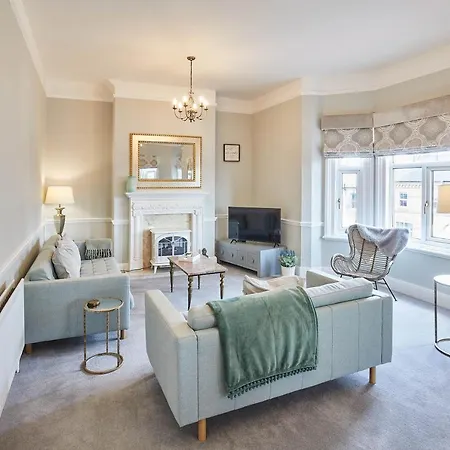 Host & - The Old Post Office Apartman